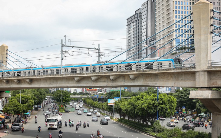 15 năm không xong 19,7km, TP.HCM phải thay đổi gì để làm tiếp 200km metro?