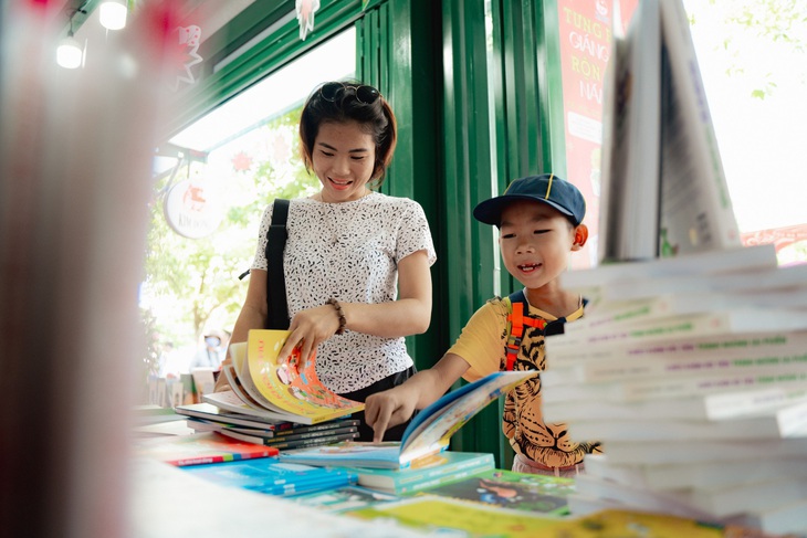 Doanh thu Đường sách TP Thủ Đức 6 tháng đầu năm đạt hơn 6,1 tỉ đồng