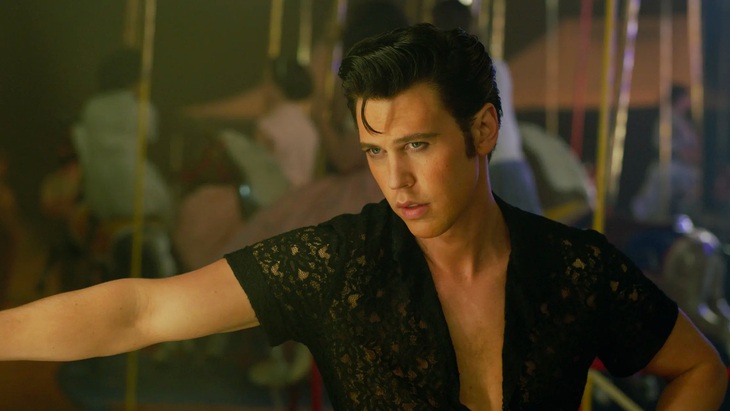 Austin Butler vào vai Elvis Presley trong phim Elvis - Ảnh: Warner Bros/Everett Collection