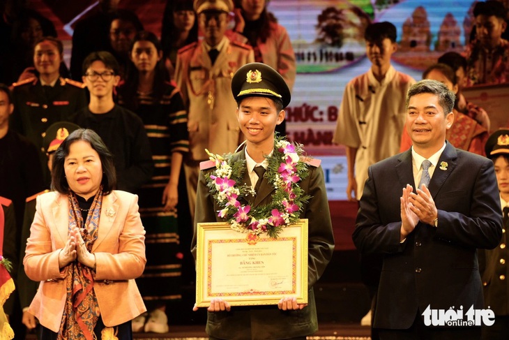 Phó thủ tướng Trần Lưu Quang: 'Không bằng lòng, không thỏa mãn' để trở thành cán bộ giỏi- Ảnh 3.