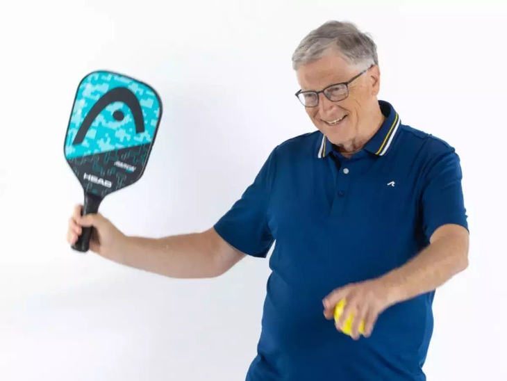 Tỉ phú Bill Gates rất mê pickleball và đã chơi suốt 50 năm qua - Ảnh: REUTERS