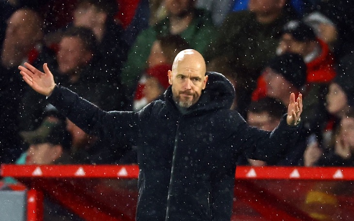 Ten Hag nặng lời sau thất bại của Man United