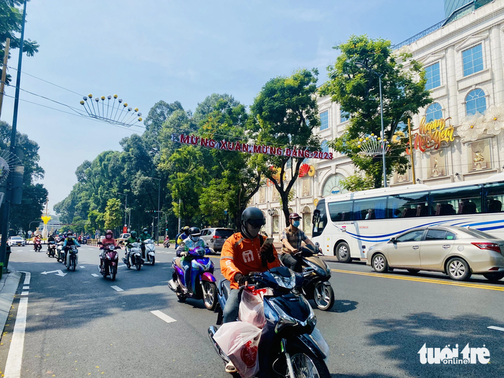 TP.HCM điều chỉnh giao thông nhiều tuyến đường quận 1 trong hai ngày cuối tuần (9 và 10-12). Người dân đi lại chú ý để đảm bảo an toàn giao thông - Ảnh: THU DUNG