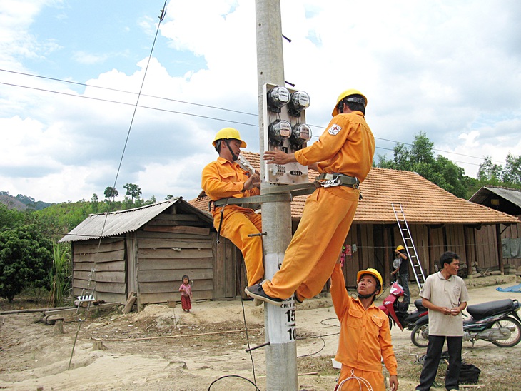 Khi thị trường bán lẻ điện cạnh tranh vận hành, người dân có quyền chọn đơn vị bán lẻ điện cho mình - Ảnh: THANH HƯƠNG