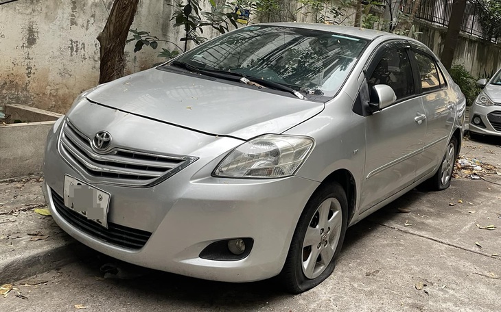 Chỗ đỗ xe quá chật, chủ xe Mazda và Toyota bùng nổ tranh cãi, dân mạng 'ngán ngẩm' - Ảnh 6.