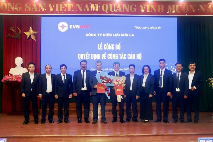 Điện lực Sơn La công bố quyết định về công tác cán bộ- Ảnh 2.