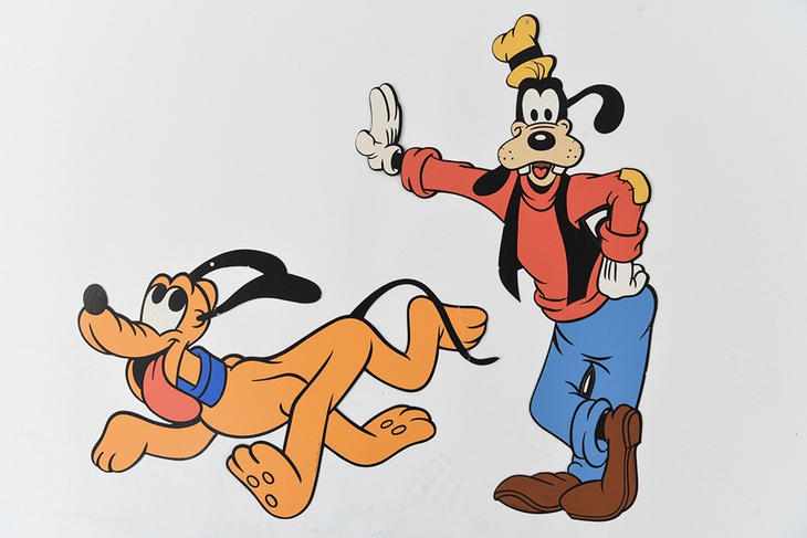 Pluto (bên trái) và Goofy 