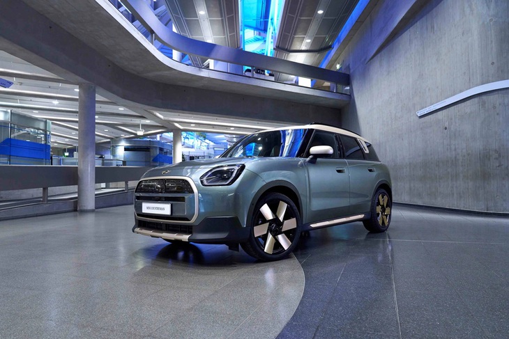 MINI Countryman 2024 được thiết kế lại và thêm tùy chọn động cơ thuần điện - Ảnh: BMW