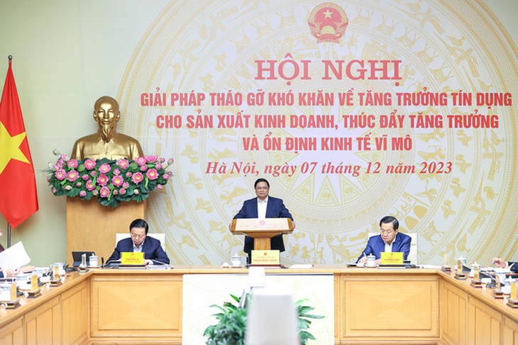 Thủ tướng chủ trì hội nghị bàn giải pháp tháo gỡ khó khăn về tăng trưởng tín dụng - Ảnh: VGP