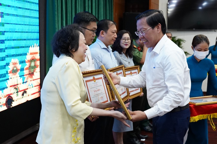 Chủ tịch Phan Văn Mãi: Phải siết kỷ luật với đầu tư công - Ảnh 1.