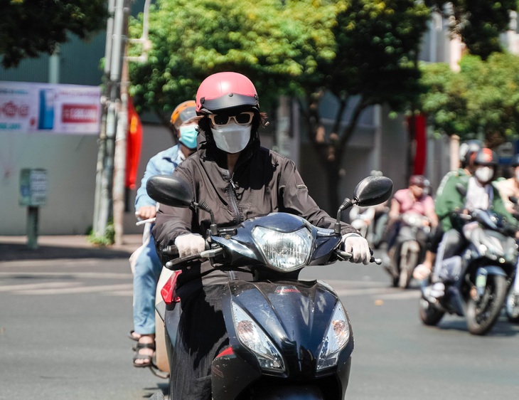 Nam Bộ tia cực tím ở mức gây hại cao, không khí lạnh tràn về Bắc Bộ - Ảnh 1. Nam Bộ tia cực tím ở mức gây hại cao, không khí lạnh tràn về Bắc Bộ - Ảnh 1.
