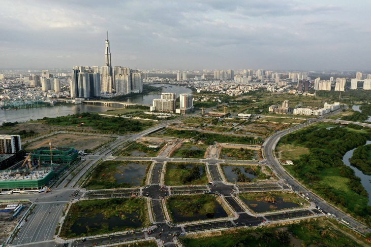 Tranh chấp liên quan đất đai xử kiểu nào cũng được bởi có quá nhiều luật - Ảnh 1.