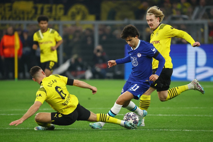 Sao trẻ Dortmund độc diễn ghi bàn nhấn chìm Chelsea - Ảnh 2.