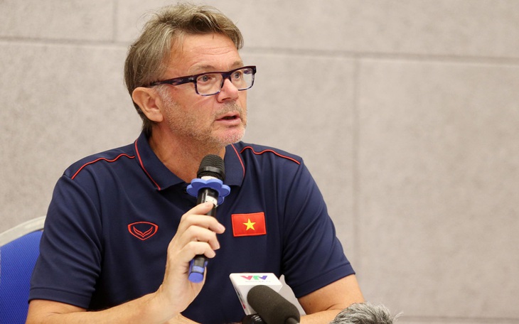 Ông Philippe Troussier chính thức trở thành HLV trưởng đội tuyển Việt Nam