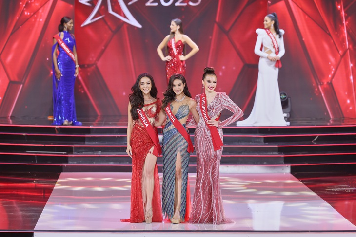 Người đẹp Brazil đăng quang Miss Charm 2023 - Ảnh 1.