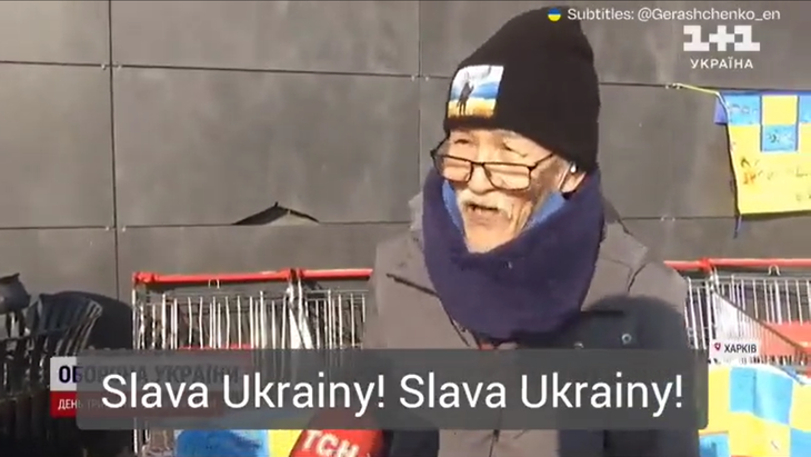 Cụ ông người Nhật không ngại sống dưới nhà ga, giúp cư dân Ukraine cầm cự mỗi ngày - Ảnh 1.