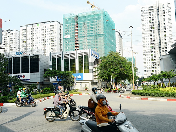 Hiện nay nhiều dự án bất động sản gặp khó cần có giải pháp đột phá để khơi thông bế tắc. Trong ảnh: dự án bất động sản ở huyện Nhà Bè, TP.HCM - Ảnh: TỰ TRUNG