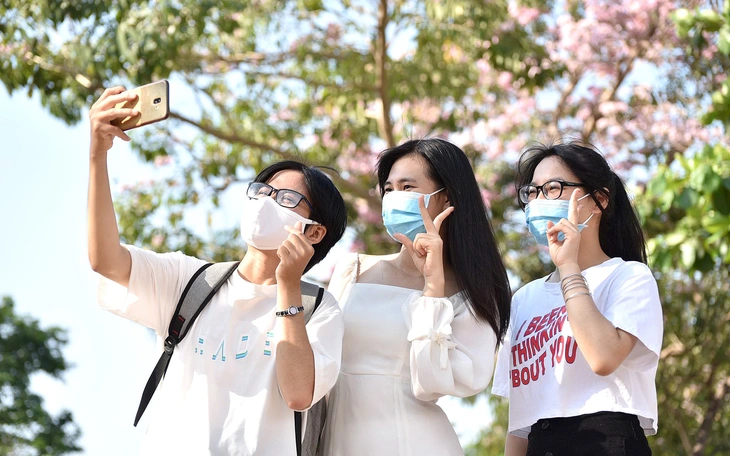Sống thật là can đảm chạm vào chính mình - Ảnh 3.