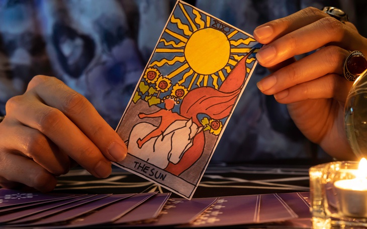 Ra mắt bộ tarot vẽ tay bằng màu nước tái hiện thần tích, truyện cổ Việt Nam - Ảnh 8.