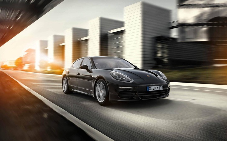 Đại lý Porsche treo nhầm giá xe chỉ ngang Grand i10, khách hàng tranh nhau đặt cọc