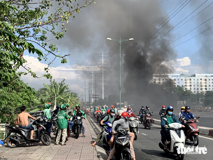 Lần thứ hai trong tháng, TP.HCM yêu cầu phòng chống cháy nổ ở cầu, hầm đường bộ - Ảnh 1.