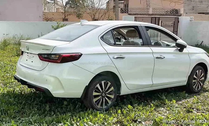 Honda City 2023 lộ diện ngoài đời thực: Vỏ cũ, thêm cửa sổ trời - Ảnh 6. Honda City 2023 lộ diện ngoài đời thực: Vỏ cũ, thêm cửa sổ trời - Ảnh 6.
