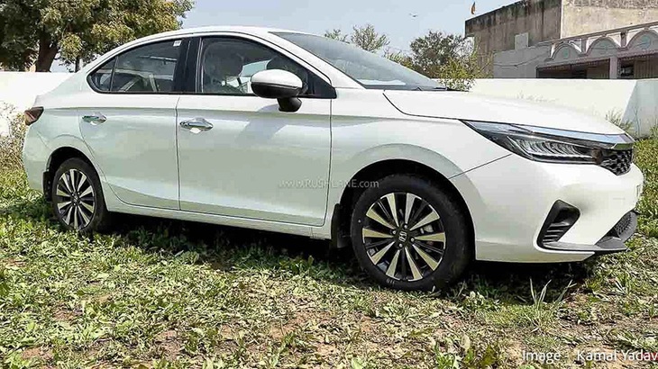 Honda City 2023 lộ diện ngoài đời thực: Vỏ cũ, thêm cửa sổ trời - Ảnh 5. Honda City 2023 lộ diện ngoài đời thực: Vỏ cũ, thêm cửa sổ trời - Ảnh 5.