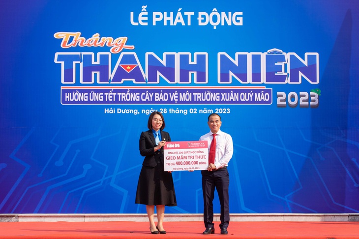 Tháng thanh niên: Bạn đọc báo Tuổi Trẻ tặng 200 xe đạp cho học trò nghèo tỉnh Hải Dương - Ảnh 1.