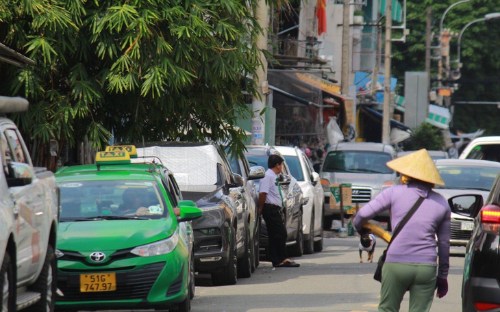 TP.HCM xây dựng đề án thu phí sử dụng tạm thời một phần lòng đường, hè phố