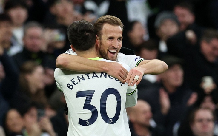 Kane ghi bàn thứ 200, Tottenham hạ gục Man City