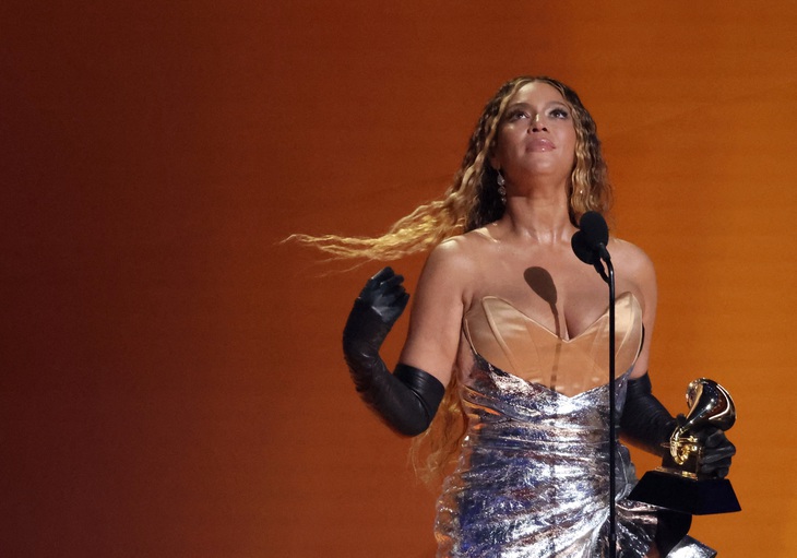 Beyoncé thắng lớn ở Grammy dù suýt không đến nhận giải vì… kẹt xe - Ảnh 1.