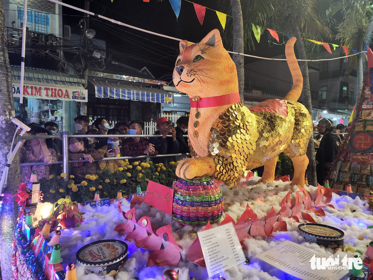 Khách đông gấp đôi, lễ hội Làm Chay chủ động ‘phát lộc’ thay ‘xô giàn tranh lộc’ - Ảnh 3.