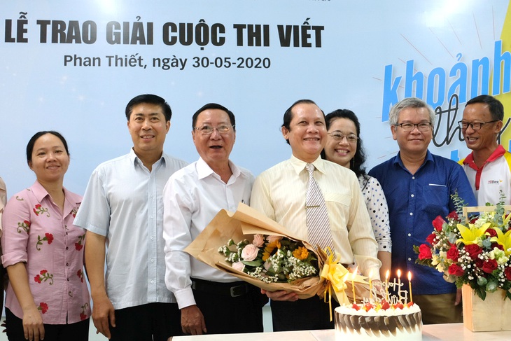 Tạm biệt người thầy đáng kính - Ảnh 1.