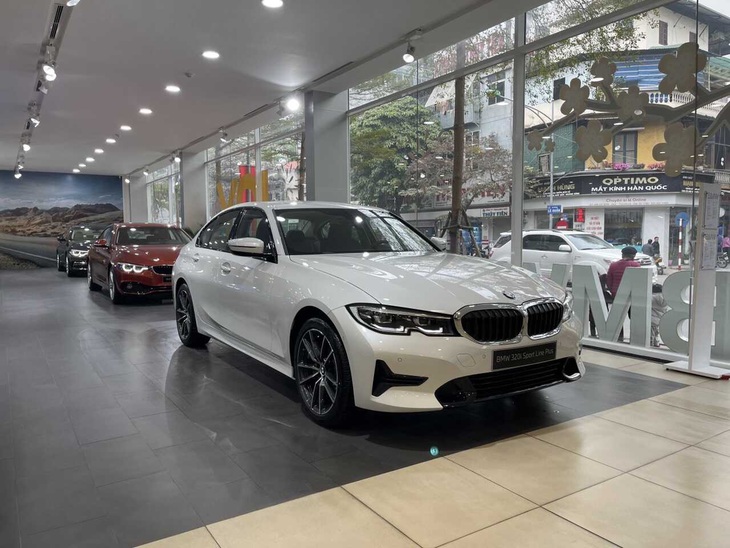 Hàng loạt xe BMW giảm giá mạnh tại Việt Nam: Cao nhất 300 triệu đồng - Ảnh 2.