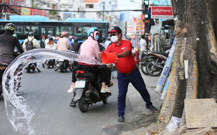 Thời tiết hôm nay 2-3: Miền Nam tăng nắng nóng, miền Bắc có sương mù