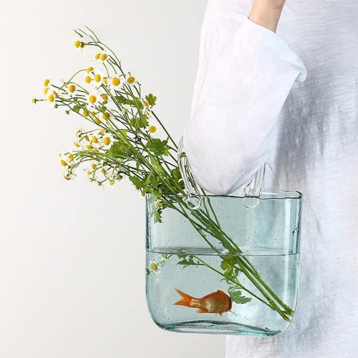 Ảnh vui 10-3: Huyền thoại đọc thơ tán em Hương một thời - Ảnh 3. Ảnh vui 10-3: Huyền thoại đọc thơ tán em Hương một thời - Ảnh 3.