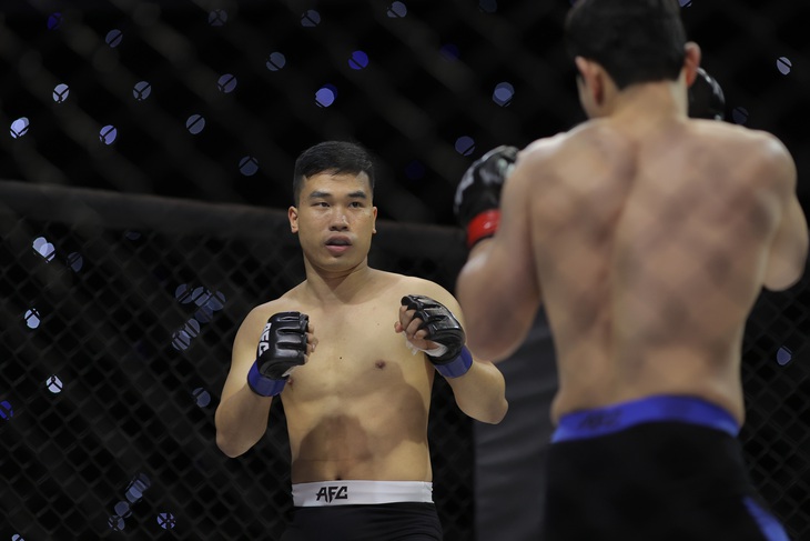 Giải MMA AFC 23 gây sốt với những màn knock-out chớp nhoáng - Ảnh 1.