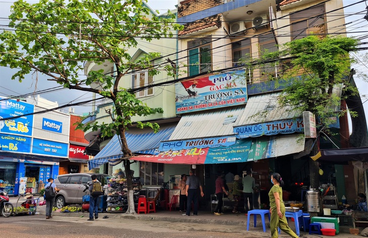 Quán phở với cái tên đặc biệt của cựu chiến binh Lê Minh Thoa - Ảnh: LÂM THIÊN