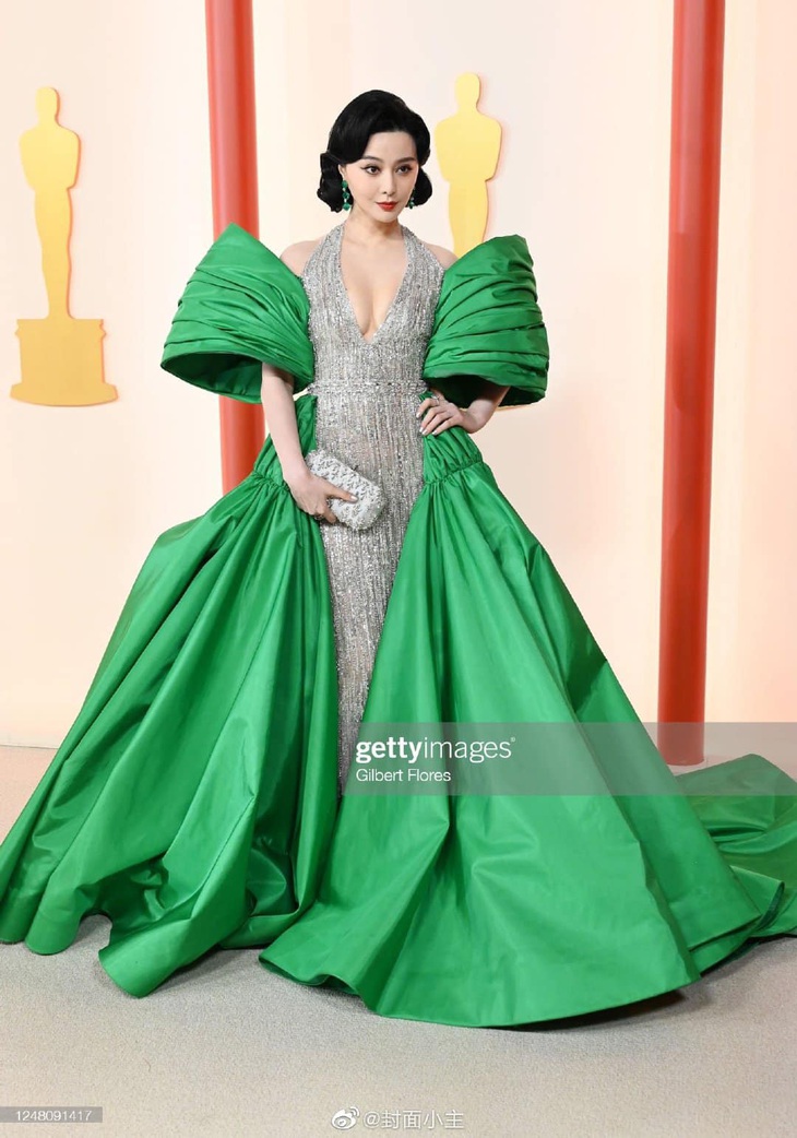 Phạm Băng Băng xuất hiện như nữ hoàng tại lễ trao giải Oscar - Ảnh 2. Phạm Băng Băng xuất hiện như nữ hoàng tại lễ trao giải Oscar - Ảnh 2.