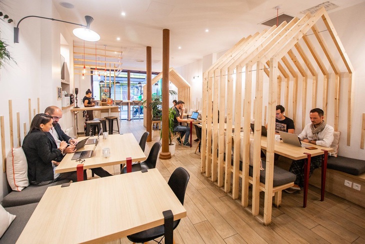 Quán cà phê coworking Hubsy ở Paris - Ảnh: Fr.restaurantguru.com