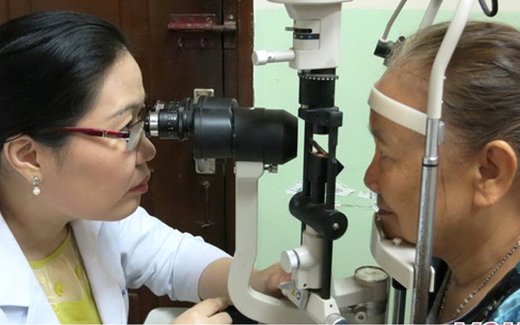 Người cận thị nặng, viễn thị có nguy cơ mắc bệnh glaucoma