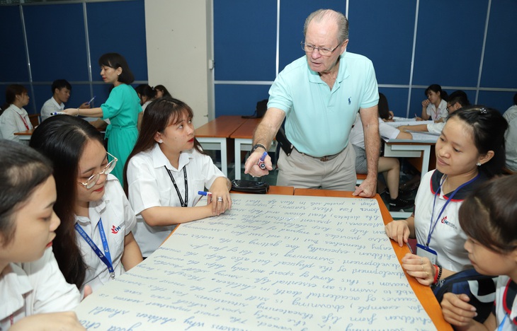 Sinh viên chương trình chất lượng cao Trường ĐH Công nghiệp TP.HCM trong giờ học - Ảnh: THƯƠNG NGUYỄN