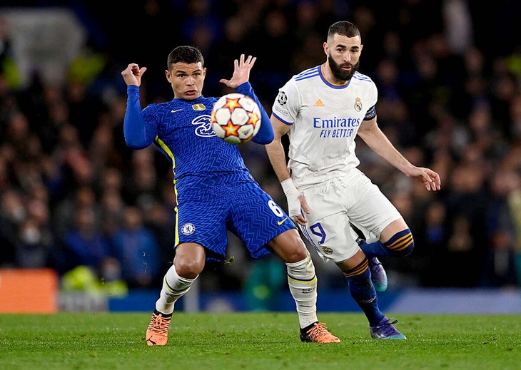 Champions League: Vòng tứ kết sôi động - Ảnh 1. Chelsea (trái) tái ngộ Real Madrid - Ảnh: REUTERS