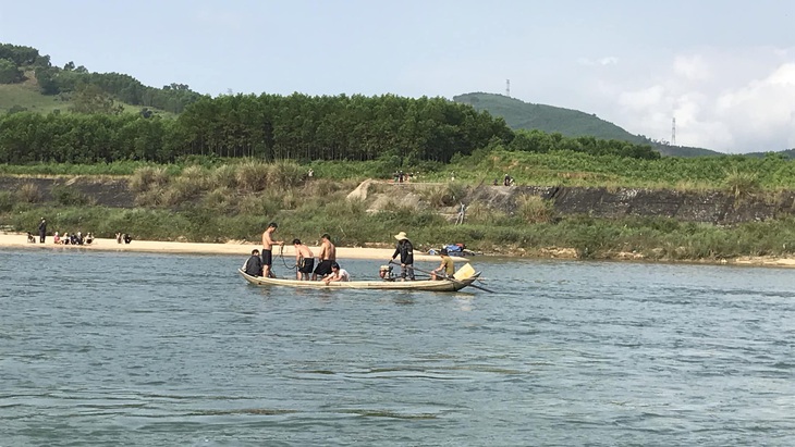 Người đàn ông đi ô tô mất tích hơn 3 tháng: Tìm thấy ô tô vùi dưới sông Trà Khúc - Ảnh 1.