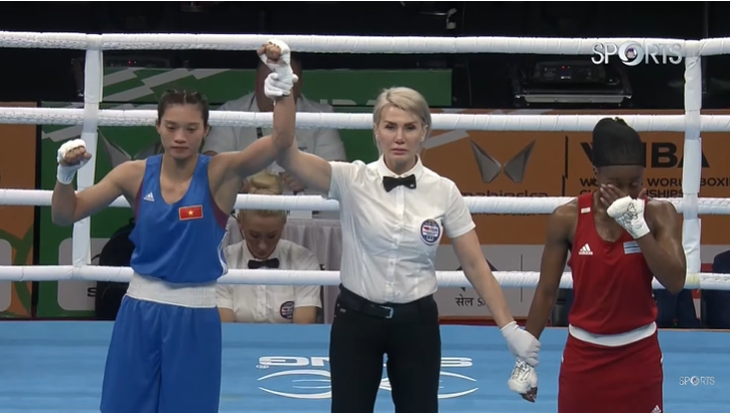 Nữ võ sĩ Nguyễn Thị Tâm (áo xanh) vào tứ kết Giải boxing nữ vô địch thế giới 2023 tại Ấn Độ - Ảnh chụp màn hình