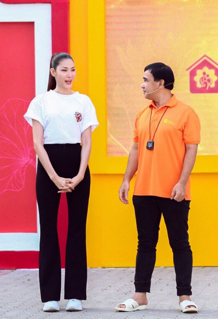 Quyền Linh: Nếu con gái thích làm người mẫu, tôi sẽ nhờ Hoàng Thùy chỉ dạy - Ảnh 1. Quyền Linh: Nếu con gái thích làm người mẫu, tôi sẽ nhờ Hoàng Thùy chỉ dạy - Ảnh 1.