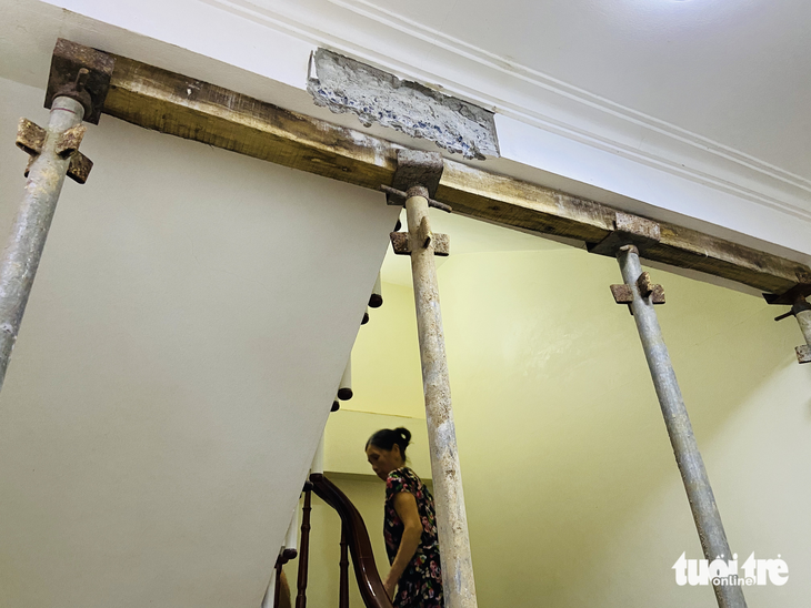 Vụ ép cọc xây chung cư gây rung lắc: Đang đánh giá kết quả khảo sát của 58 nhà dân - Ảnh 1. Vụ ép cọc xây chung cư gây rung lắc: Đang đánh giá kết quả khảo sát của 58 nhà dân - Ảnh 1.