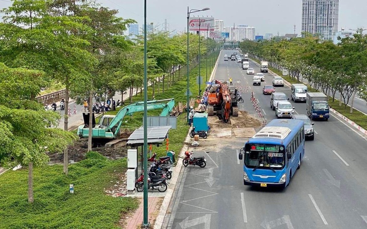 Bể ống nước đường Phạm Văn Đồng, nhiều quận có nguy cơ thiếu nước sinh hoạt