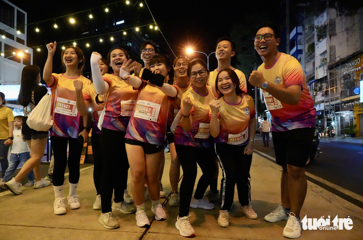 4.000 người chạy đêm giải District 1 Midnight Run ở trung tâm TP.HCM - Ảnh 6.