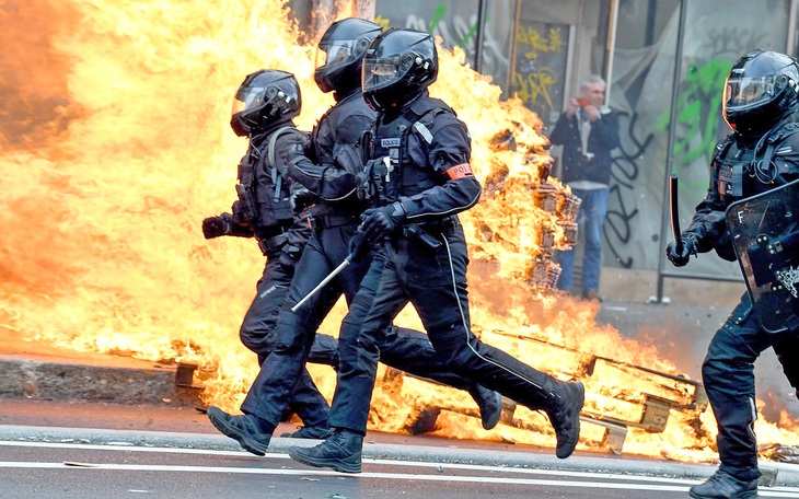 Paris 'nóng' vì cải cách hưu trí